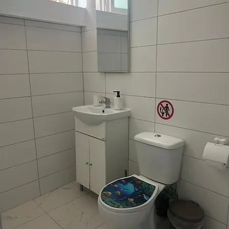 ゲストハウス Centrally Located Private