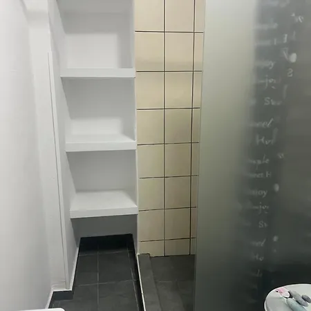 Centrally Located Private 게스트하우스 *